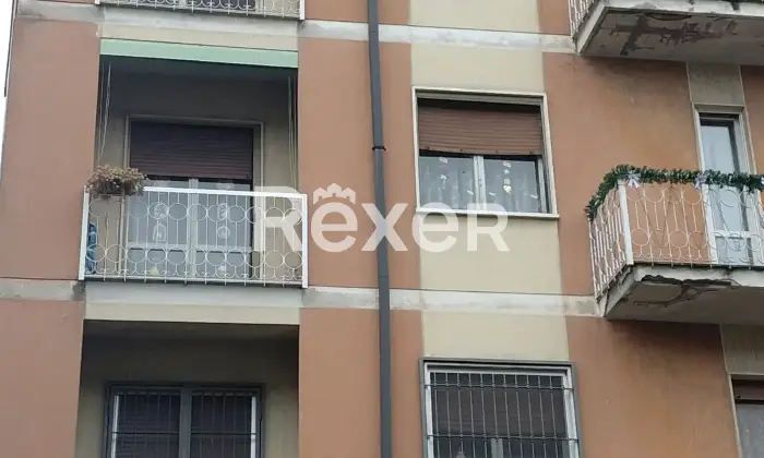 Rexer-Codogno-Ampio-trilocale-con-balconi-box-e-cantina-Altro