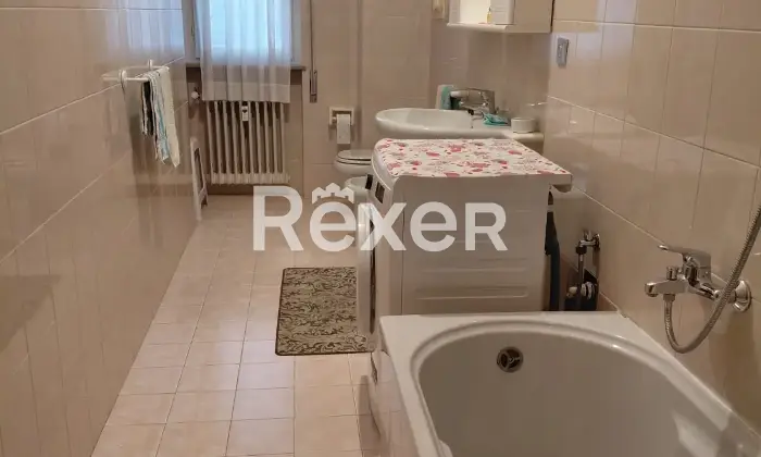 Rexer-Codogno-Ampio-trilocale-con-balconi-box-e-cantina-Altro