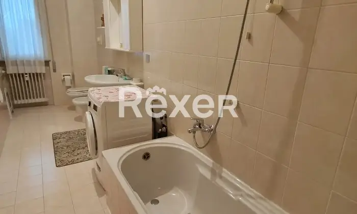 Rexer-Codogno-Ampio-trilocale-con-balconi-box-e-cantina-Altro