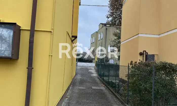 Rexer-Vigarano-Pieve-Porzione-di-bifamiliare-su-due-livelli-con-scoperto-e-garage-Esterno