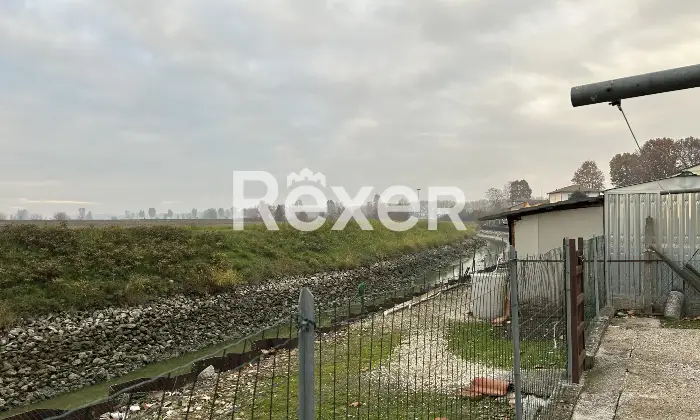 Rexer-Vigarano-Pieve-Porzione-di-bifamiliare-su-due-livelli-con-scoperto-e-garage-Esterno