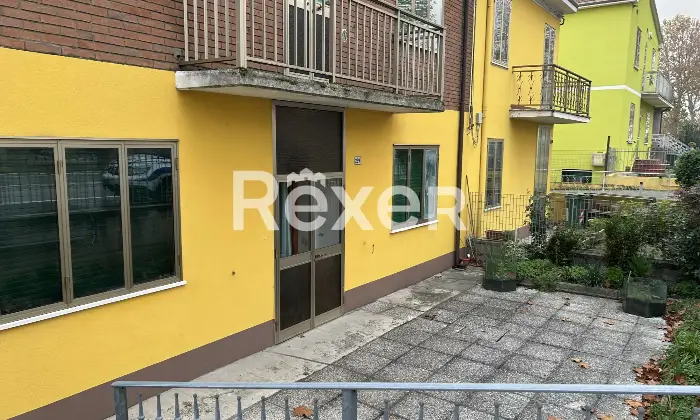 Rexer-Vigarano-Pieve-Porzione-di-bifamiliare-su-due-livelli-con-scoperto-e-garage-Facciata