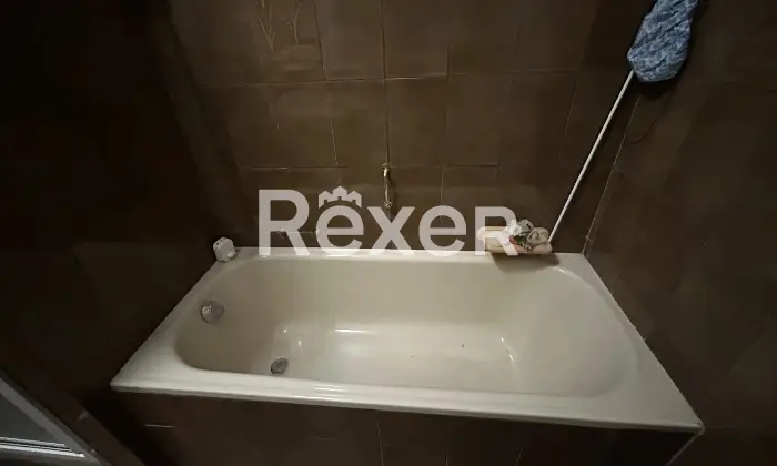 Rexer-Vigarano-Pieve-Porzione-di-bifamiliare-su-due-livelli-con-scoperto-e-garage-Bagno