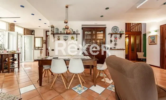 Rexer-Boscoreale-Casa-Semiindipendente-Salone