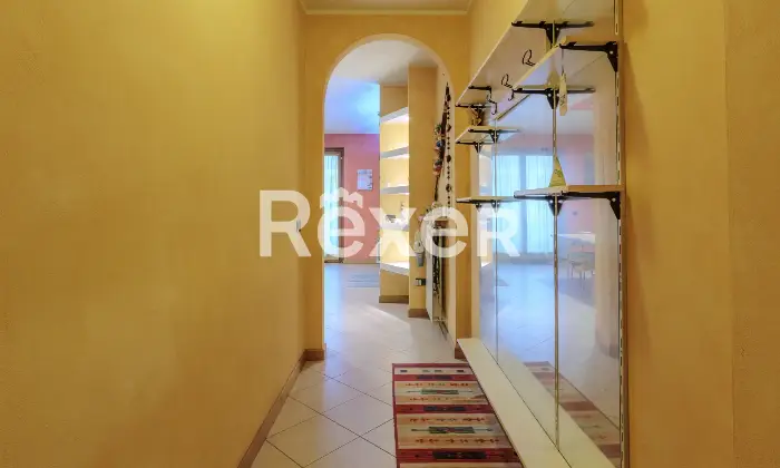 Rexer-Capriate-San-Gervasio-Ampio-bilocale-con-balcone-e-garage-Corridoio