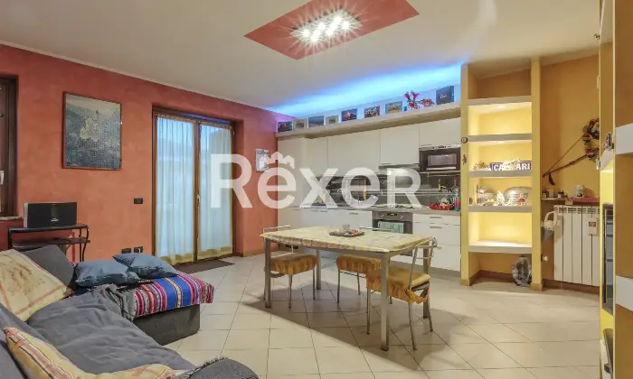 Rexer-Capriate-San-Gervasio-Ampio-bilocale-con-balcone-e-garage-Open-space