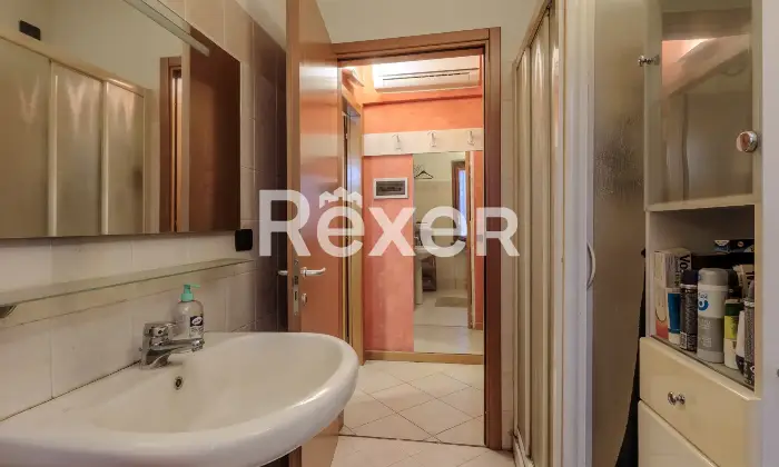 Rexer-Capriate-San-Gervasio-Ampio-bilocale-con-balcone-e-garage-Bagno