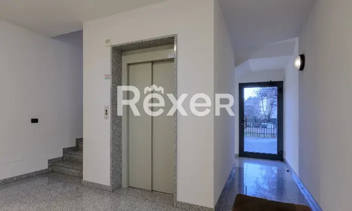 Rexer-Capriate-San-Gervasio-Ampio-bilocale-con-balcone-e-garage-Ascensore