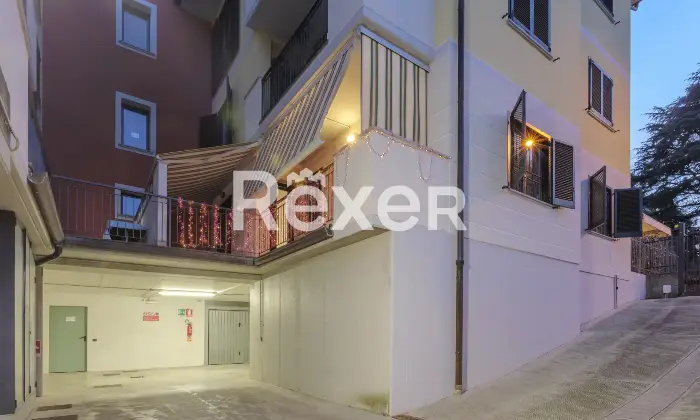 Rexer-Capriate-San-Gervasio-Ampio-bilocale-con-balcone-e-garage-Esterno