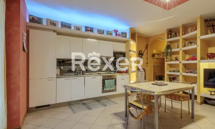 Rexer-Capriate-San-Gervasio-Ampio-bilocale-con-balcone-e-garage-Cucina