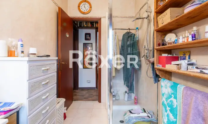 Rexer-Abbiategrasso-Trilocale-con-box-buone-condizioni-Altro