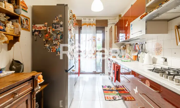 Rexer-Abbiategrasso-Trilocale-con-box-buone-condizioni-Altro