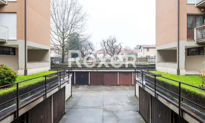 Rexer-Abbiategrasso-Trilocale-con-box-buone-condizioni-Altro