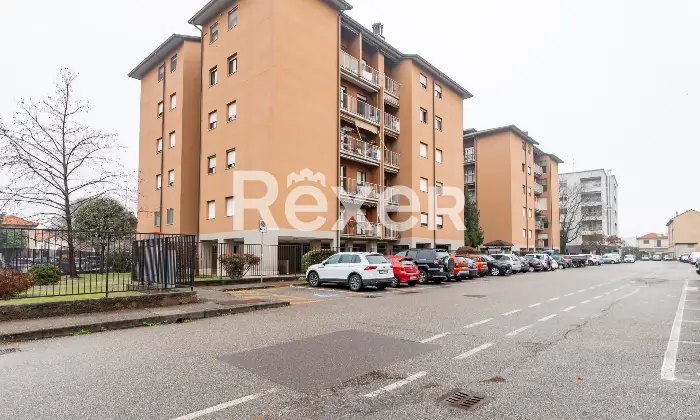 Rexer-Abbiategrasso-Trilocale-con-box-buone-condizioni-Altro