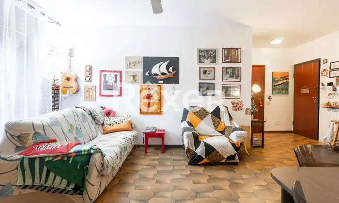 Rexer-Abbiategrasso-Trilocale-con-box-buone-condizioni-Altro