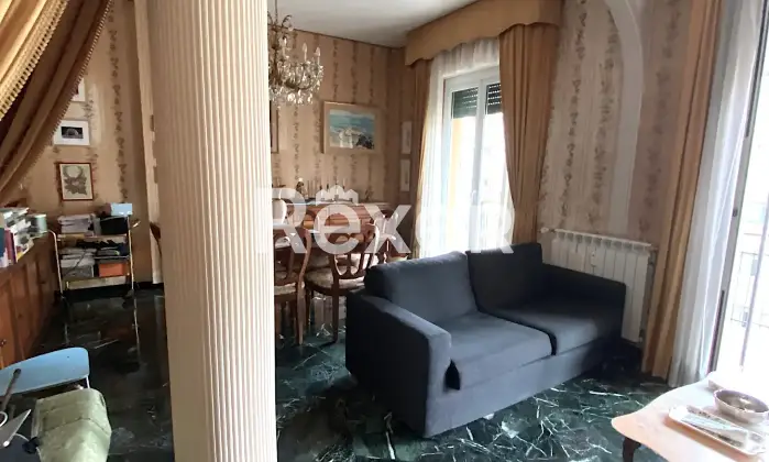 Rexer-Savona-Luminosissimo-appartamento-corso-Tardy-e-Benech-Salone