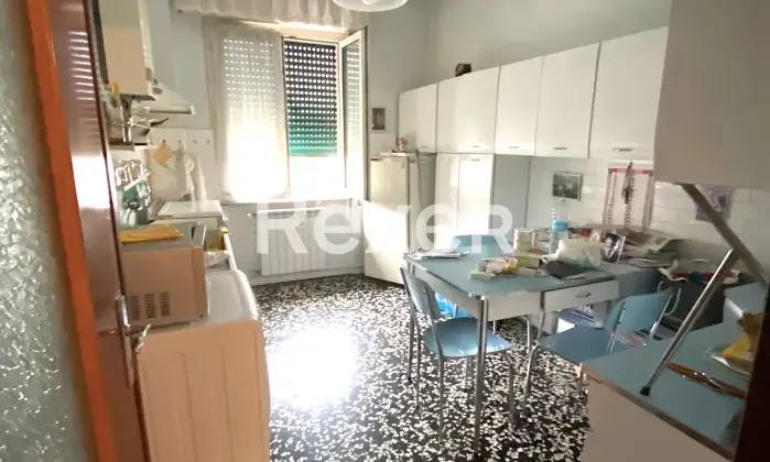 Rexer-Savona-Luminosissimo-appartamento-corso-Tardy-e-Benech-Cucina