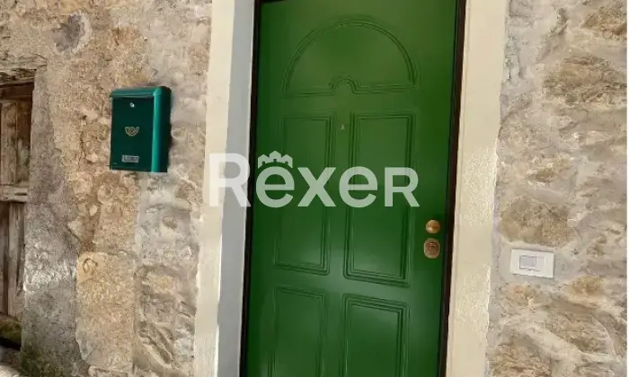 Rexer-Villalago-Casa-indipendente-in-vendita-in-Piazza-Celestino-Lupi-a-Villalago-Altro