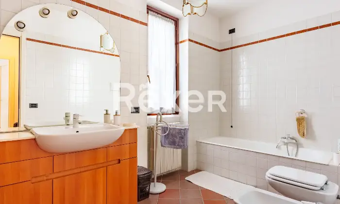 Rexer-Gardone-Riviera-Villetta-di-testa-con-portico-e-giardino-Altro