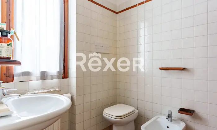 Rexer-Gardone-Riviera-Villetta-di-testa-con-portico-e-giardino-Altro