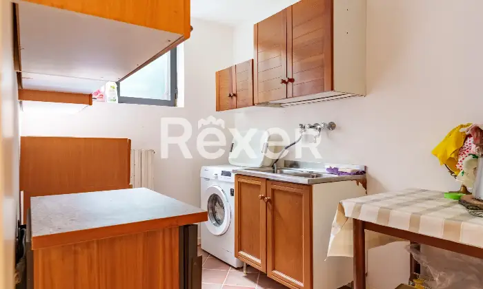 Rexer-Gardone-Riviera-Villetta-di-testa-con-portico-e-giardino-Altro