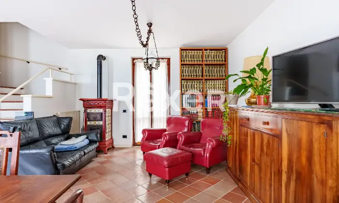 Rexer-Gardone-Riviera-Villetta-di-testa-con-portico-e-giardino-Altro