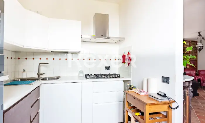 Rexer-Gardone-Riviera-Villetta-di-testa-con-portico-e-giardino-Altro