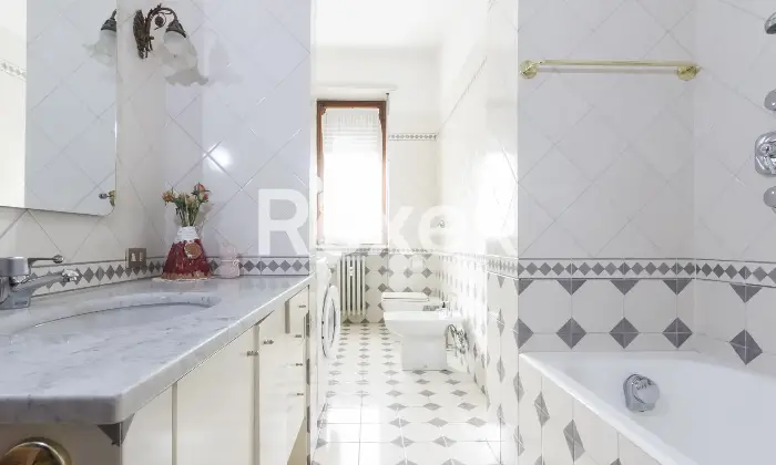 Rexer-Torino-Ampio-luminoso-e-panoramico-appartamento-Altro