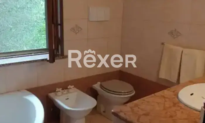 Rexer-Pizzo-Casa-indipendente-di-mq-con-ampi-spazi-terrazzi-garage-e-terreno-Altro