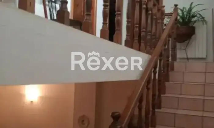Rexer-Pizzo-Casa-indipendente-di-mq-con-ampi-spazi-terrazzi-garage-e-terreno-Altro