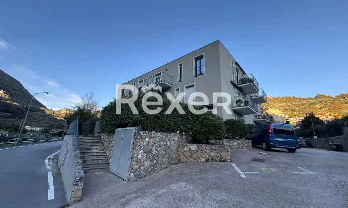 Rexer-finale-ligure-Recente-costruzione-bilocale-con-posto-auto-privato-Altro