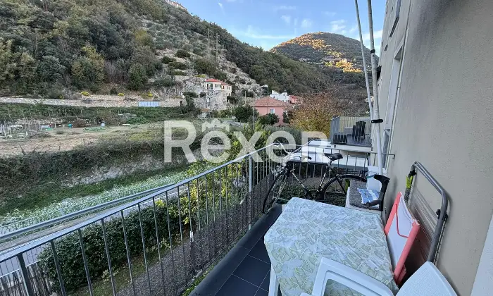 Rexer-finale-ligure-Recente-costruzione-bilocale-con-posto-auto-privato-Altro