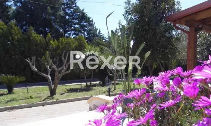 Rexer-Isola-di-Capo-Rizzuto-Vendesi-villa-immersa-nel-verde-a-pochi-passi-dal-mare-ad-Isola-di-Capo-Rizzuto-Altro