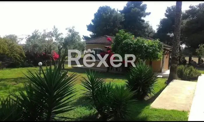 Rexer-Isola-di-Capo-Rizzuto-Vendesi-villa-immersa-nel-verde-a-pochi-passi-dal-mare-ad-Isola-di-Capo-Rizzuto-Altro