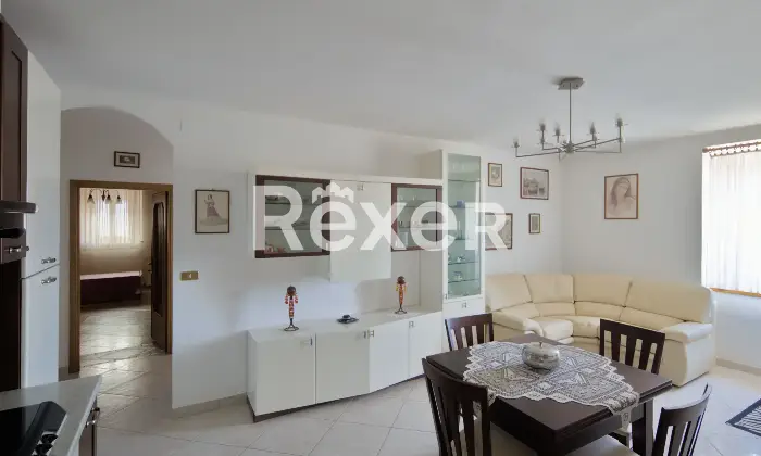 Rexer-Villagrande-Trilocale-con-box-auto-in-edificio-storico-ristrutturato-Soggiorno