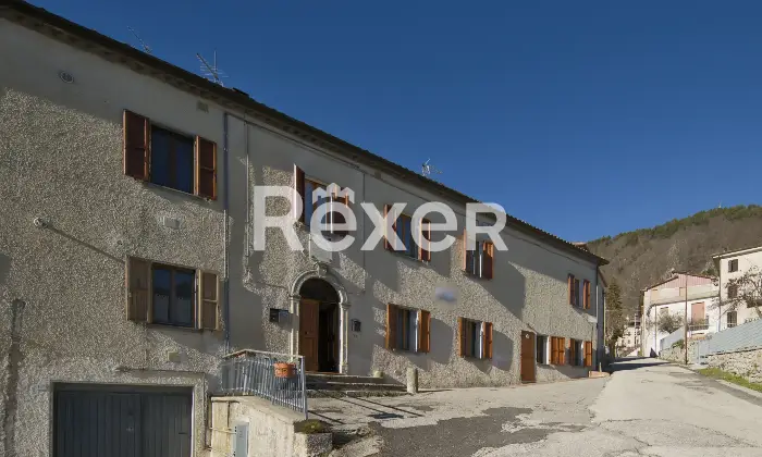 Rexer-Villagrande-Trilocale-con-box-auto-in-edificio-storico-ristrutturato-Altro