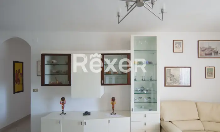 Rexer-Villagrande-Trilocale-con-box-auto-in-edificio-storico-ristrutturato-Altro