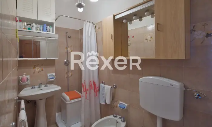 Rexer-Villagrande-Trilocale-con-mansarda-in-edificio-storico-ristrutturato-Altro