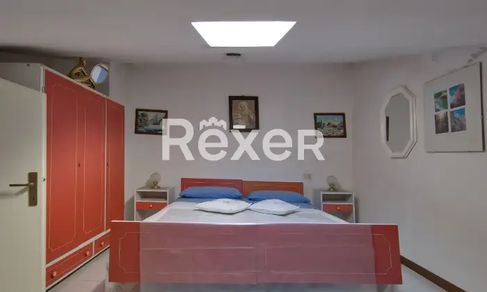 Rexer-Villagrande-Trilocale-con-mansarda-in-edificio-storico-ristrutturato-Altro