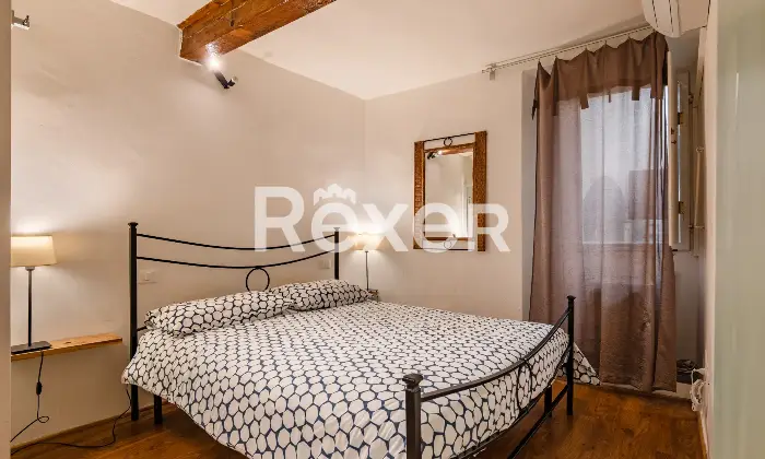 Rexer-Firenze-Signoria-pressi-I-piano-in-piccola-palazzina-depoca-Altro