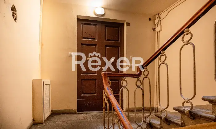 Rexer-Firenze-Signoria-pressi-I-piano-in-piccola-palazzina-depoca-Altro