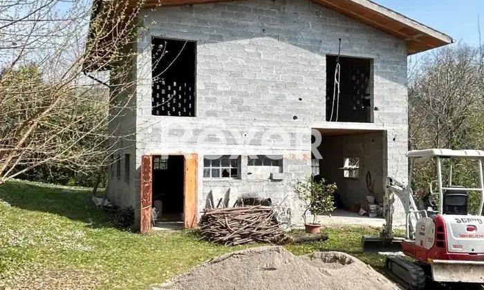 Rexer-Susegana-Bifamiliare-con-grande-giardino-e-fabbricato-indipendente-valorizzabile-Altro