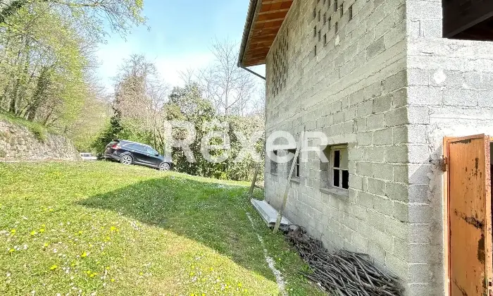 Rexer-Susegana-Bifamiliare-con-grande-giardino-e-fabbricato-indipendente-valorizzabile-Altro