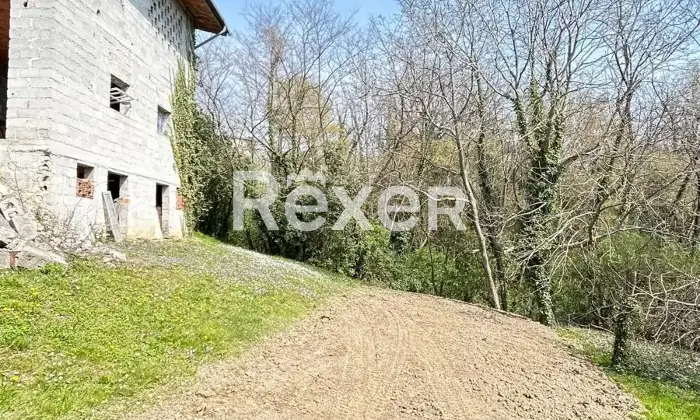 Rexer-Susegana-Bifamiliare-con-grande-giardino-e-fabbricato-indipendente-valorizzabile-Altro