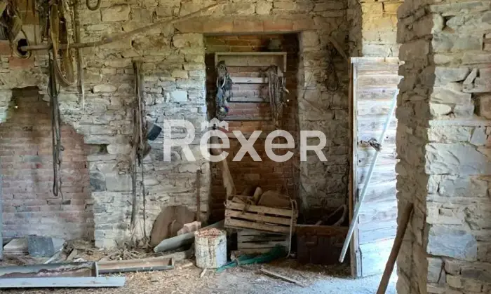 Rexer-Salino-Rustico-storico-su-due-livelli-con-ampio-terreno-coltivabile-grande-potenziale-di-recupero-Altro