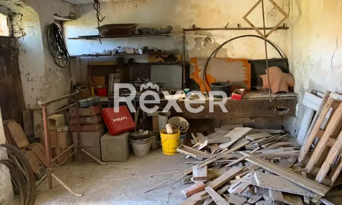 Rexer-Morfasso-Rustico-storico-su-due-livelli-con-ampio-terreno-coltivabile-grande-potenziale-di-recupero-Altro