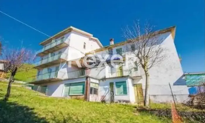 Rexer-Bossico-Propriet-esclusiva-panoramica-con-vista-Lago-dIseo-e-ampio-parco-privato-Altro