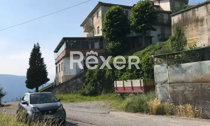 Rexer-Bossico-Propriet-esclusiva-panoramica-con-vista-Lago-dIseo-e-ampio-parco-privato-Altro