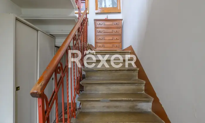 Rexer-Padova-Casa-su-due-livelli-libera-su-tre-lati-con-giardino-e-posto-auto-Altro