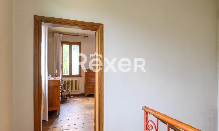 Rexer-Padova-casa-su-due-livelli-libera-su-tre-lati-con-giardino-e-posto-auto-Altro